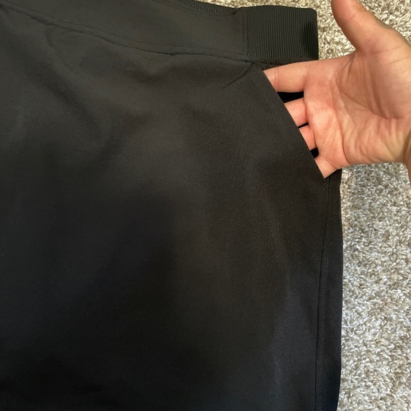 32 Degrees Cool | Women’s Stretch Woven Skort - Picture 2 of 7